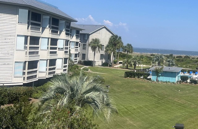 Harbor Island Winter Beach Retreat