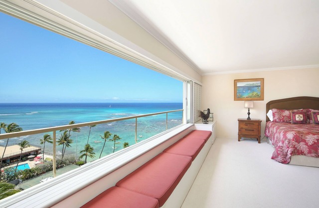 Breathtaking Ocean Views from Quiet Beachfront Condo! Free Parking!