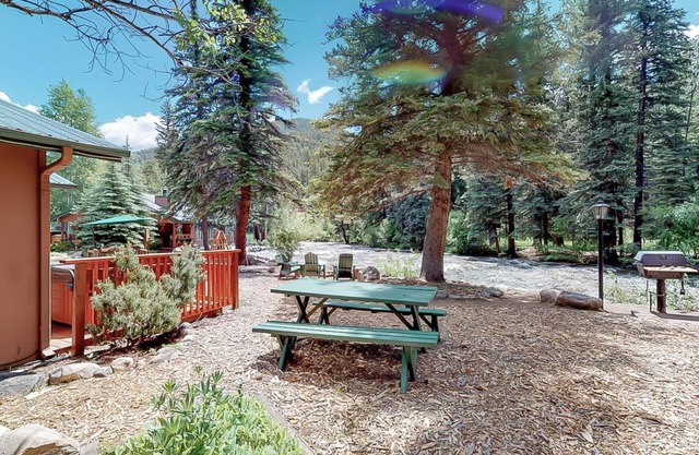 Breathtaking River Front Cabin at RMNP w/ Hot Tub