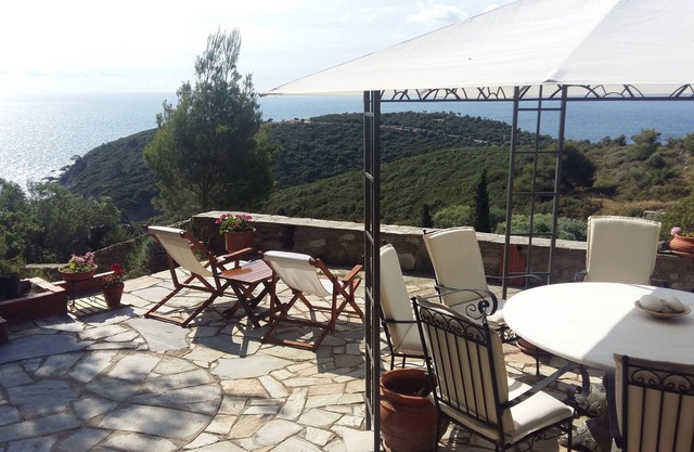 MAGNIFIQUE MAISON AVEC VUE À SARTI