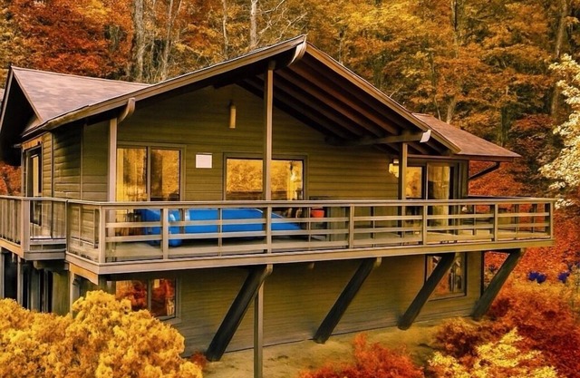 Breathtaking Views; Pet Friendly; Quiet Rustic Escape; Waterfalls; All Year Golf