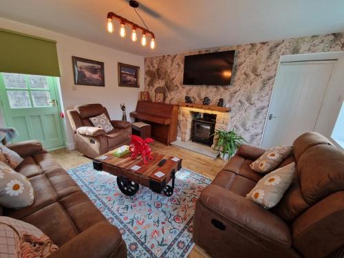 Brecon Beacons Escape, 3 bedroom, Sleeps 8 with Log Burner