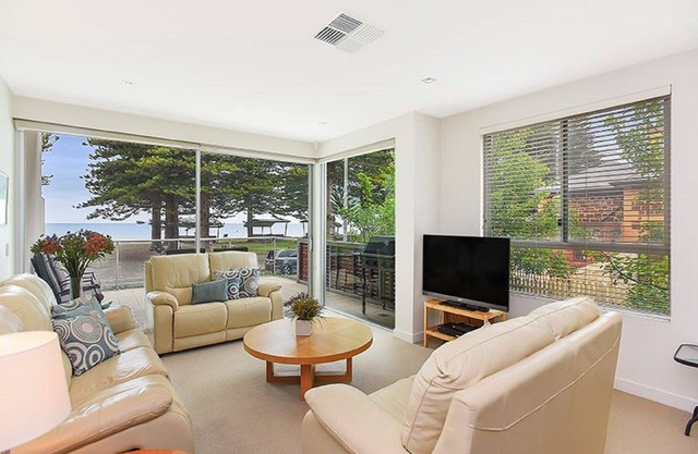 Breeze Beachfront Appartement no 1