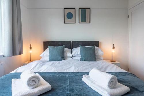 Briants, Spacious Home-from-Home, Free Parking & Secure Garden