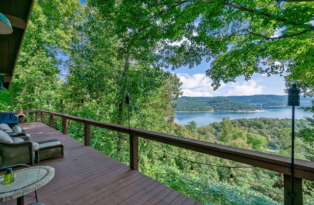 Bridge View Center Hill Lake