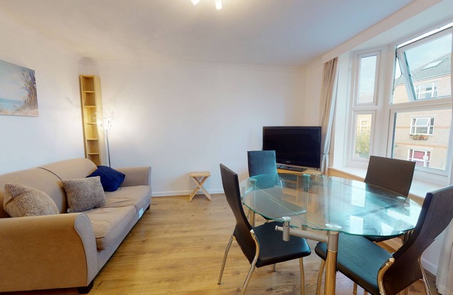 Bridge View | Oxford Holiday Let | 1 Bed & Sleeps 2