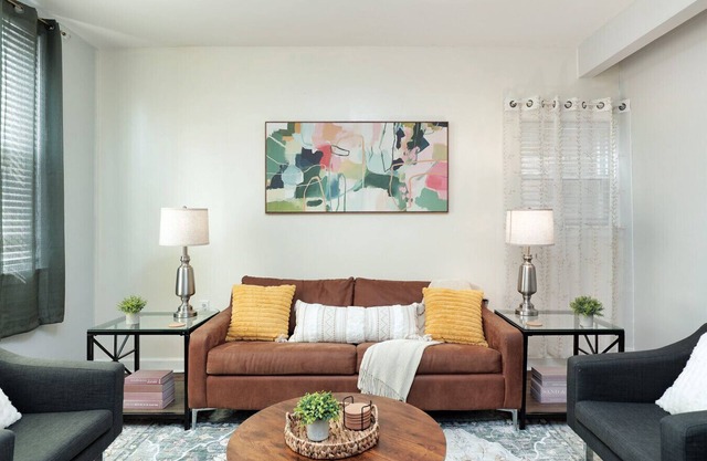 Stylish 2-bed | Close to Downtown