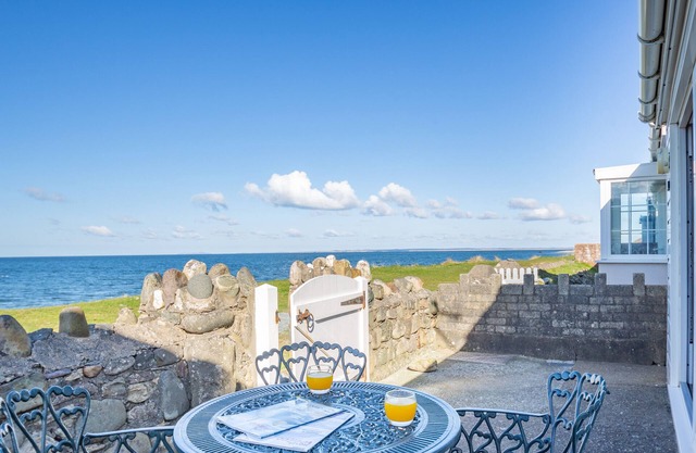 Brig Y Don - Three Bedroom House, Sleeps 4