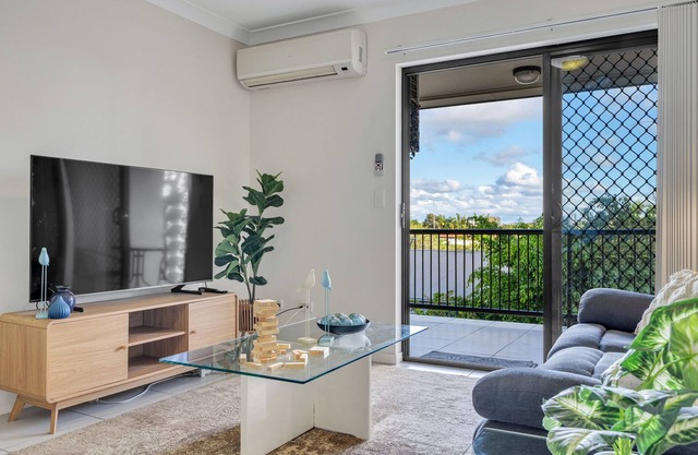 Bright 2-Bed with Private Balcony & Serene View