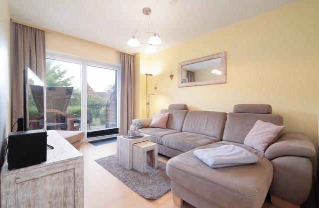 Bright 2-room apartment for 4 people with terrace, dog and WLAN