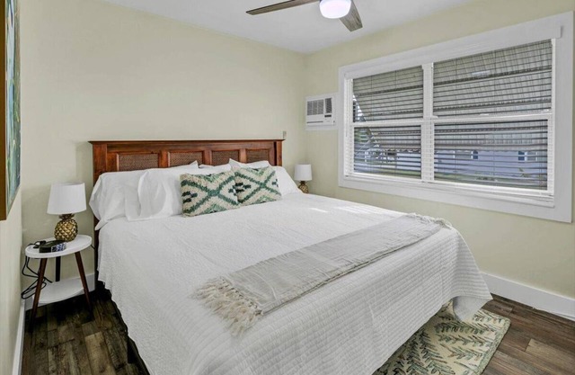 Safety Harbor Gem | 2BR + Cozy Wi-Fi Retreat