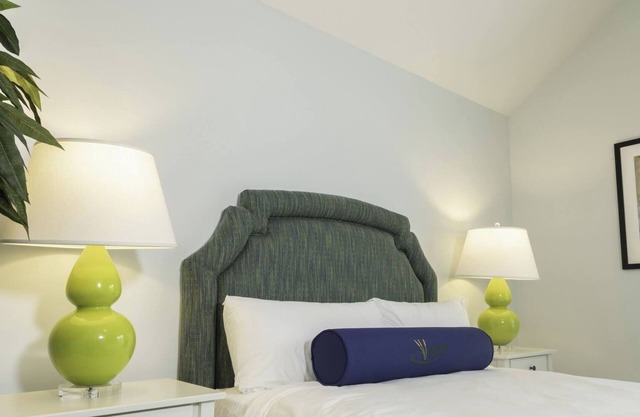 Bright 2BR Townhome w/ Full Kitchen + Family-Friendly Outdoor Space | 2 Units