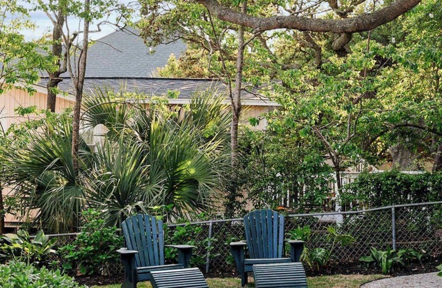 Bright 3-Bed Cottage w/ Grill, Steps to the Beach!