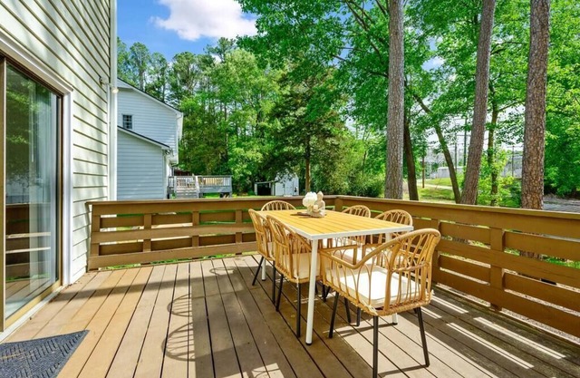 Bright | 4 Bd | Fire Pit | Ping-Pong | Games