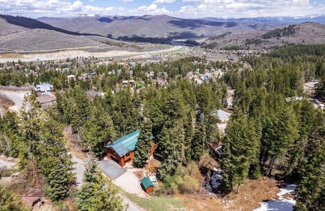 Unreal Value! Luxe 4BR Cabin w/ Hot Tub & Fire Pit