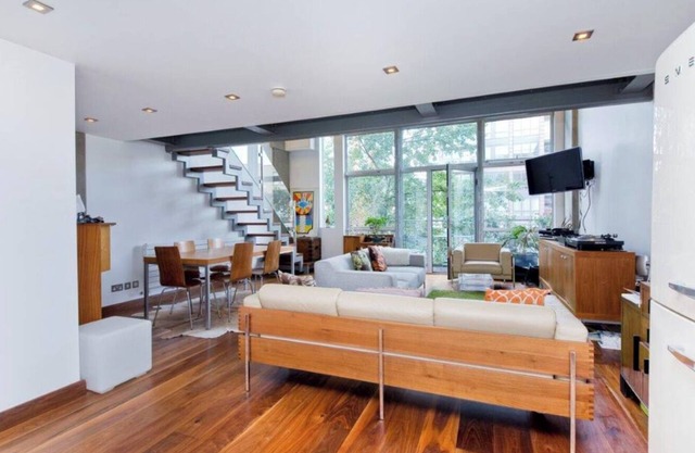Bright & Airy Botanical Loft | 2 Bed | Haggerston