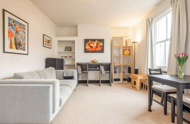 Bright & Airy Central Flat | Pass The Keys