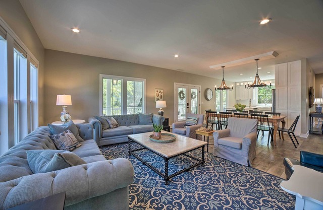 Bright & Airy Home: Chef's Kitchen & Pro Decor!