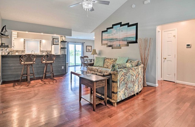 NEW! Bright & Airy Myrtle Beach Home Near Shopping