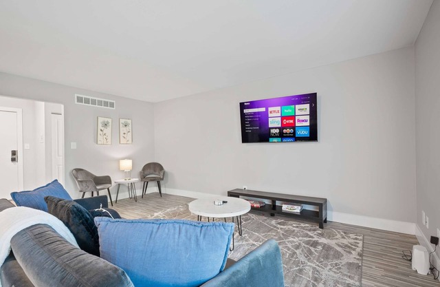 Bright & Airy Urban Unit | Walk to Everything!