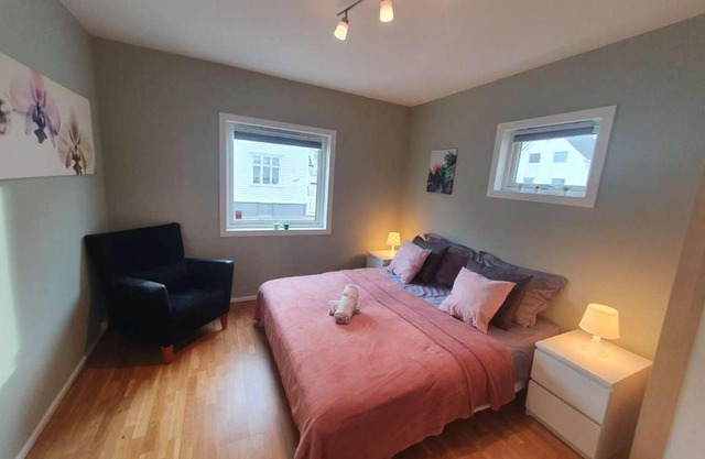 Bright And Central 2-Bedroom Apartment With King Bed, Fully Equipped