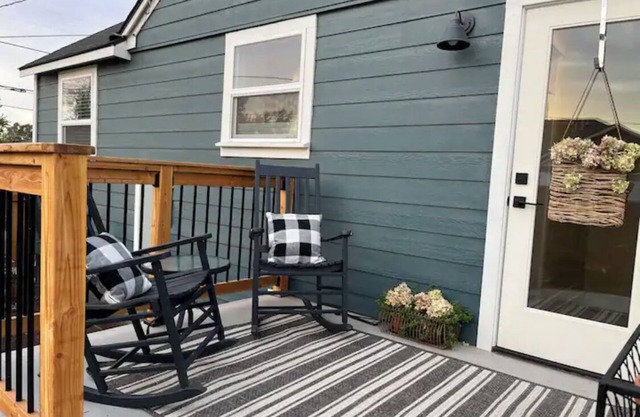 Bright and Cheery 3-bedroom Basement lodging in Walla Walla