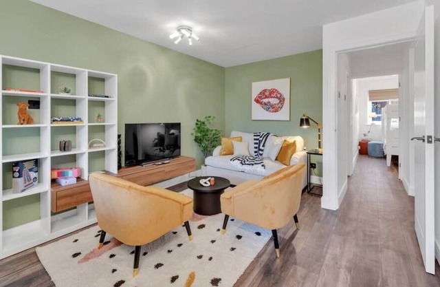 Bright and Cosy Two Bedroom Apartment - Sleeps 4