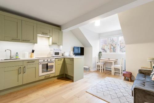 Bright and modern Clapton loft