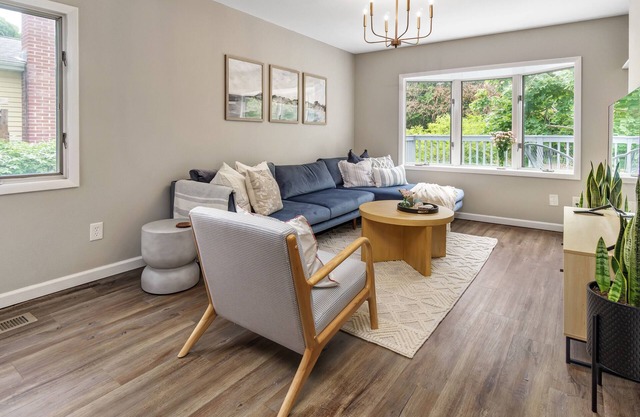 Bright and tranquil north fork coastal oasis - 2 mins walk to beach!