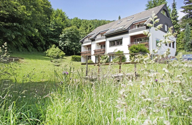 Appartement lumineux pour 6 personnes au rez-de-chaussée avec une terrasse dans le jardin juste à côté de la forêt
