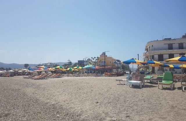 Appartement lumineux à une minute de la plage