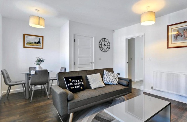 Bright & Blissful - Townhouse