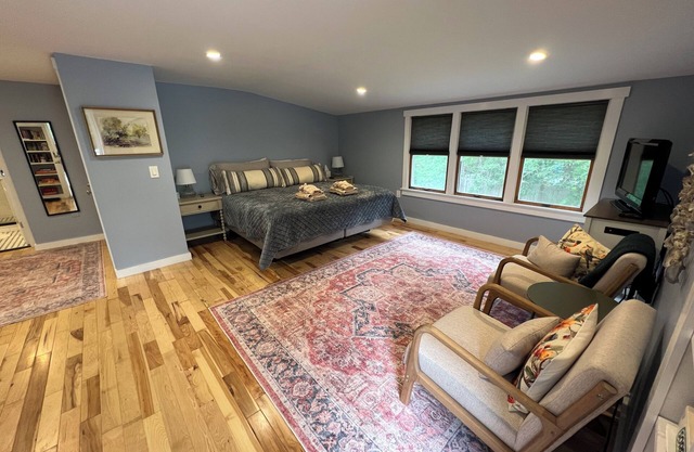 Bright propre appartement est livré avec l'utilisation gratuite de la voiture. Dog Friendly aussi !!
