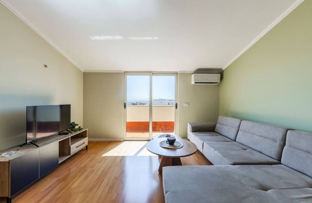 Bright & Comfy – 2BR Apartment by the Adriatic