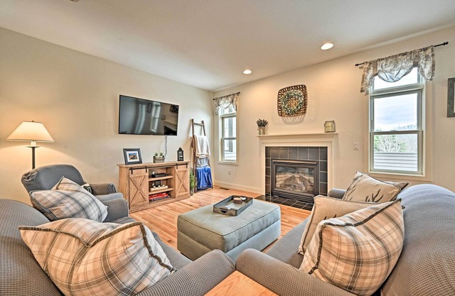 NOUVEAU! Condo w / avantages communautaires, 5 min à Ski Quechee