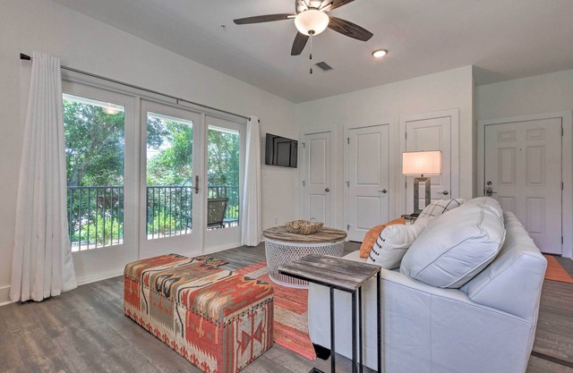 Bright Condo w/ Pool, 3 Blocks to Santa Rosa Beach