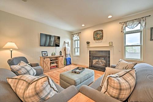 Bright Condo with Community Perks Near Ski Quechee!