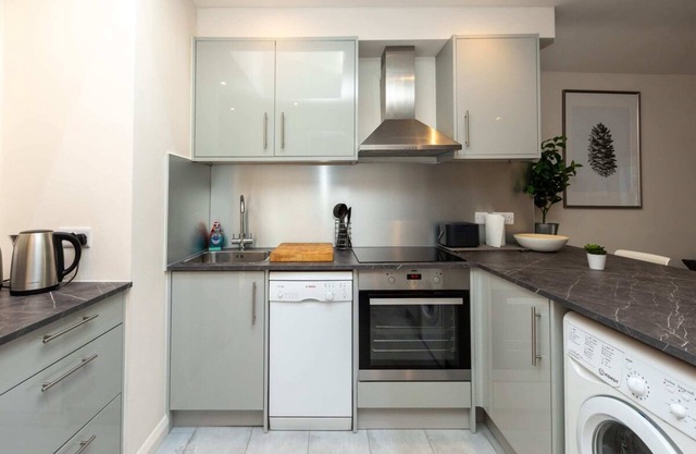 Bright & Contemporary 1bedroom Annexe - Herne Hill!