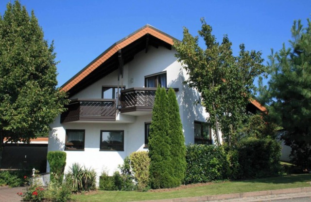 Bright vacation apartment in the countryside