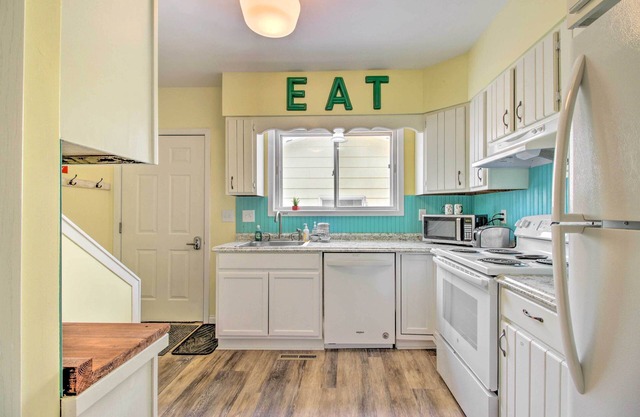 NEW! Bright Crosby Home - Walk to Main St & Beach!