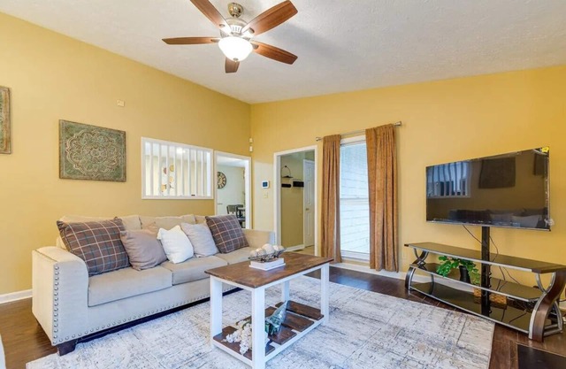 Bright Fayetteville Vacation Home w/ Fireplace!