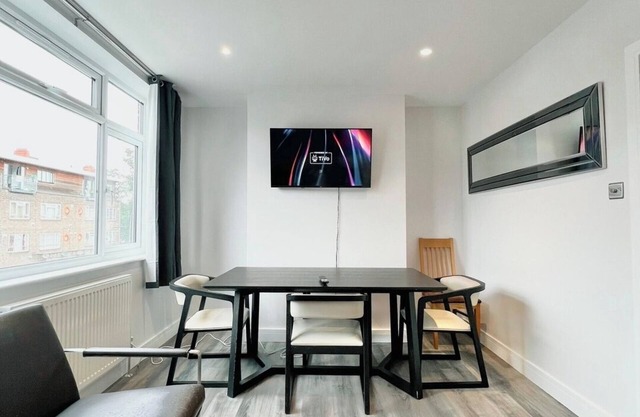 Bright Flat near Neasden Station
