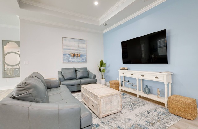 Bright Foley Home w/ Patio - 7 Mi to Wharf & Beach