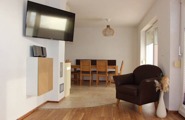 Bright, friendly apartment perfect starting point for excursions