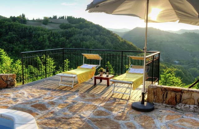 Luxueuse maison de vacances à Modigliana avec piscine
