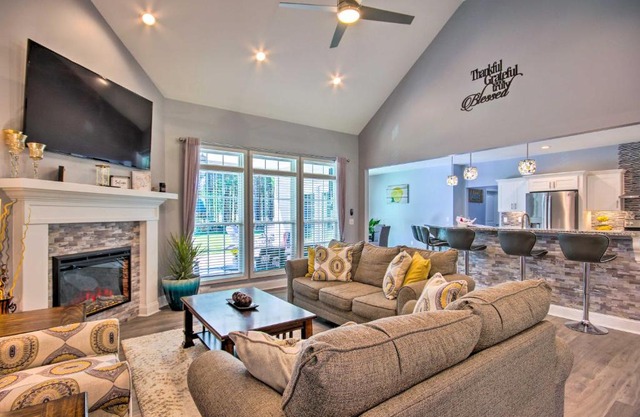 Bright Hopkins Home with Game Room and Fire Pit!