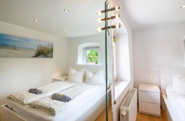 Bright large apartment on the lake
