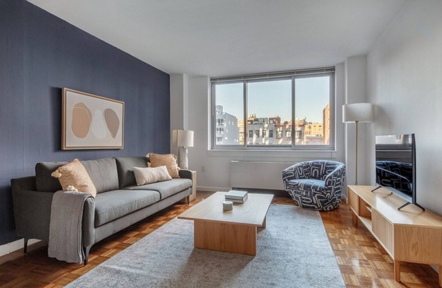 Bright LES 1BR w/ Elevator & W/D, nr Green Space, by Blueground