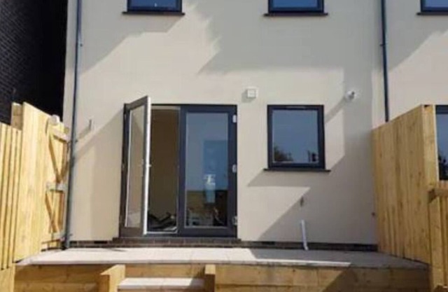 Bright Modern House beside Snowdonia