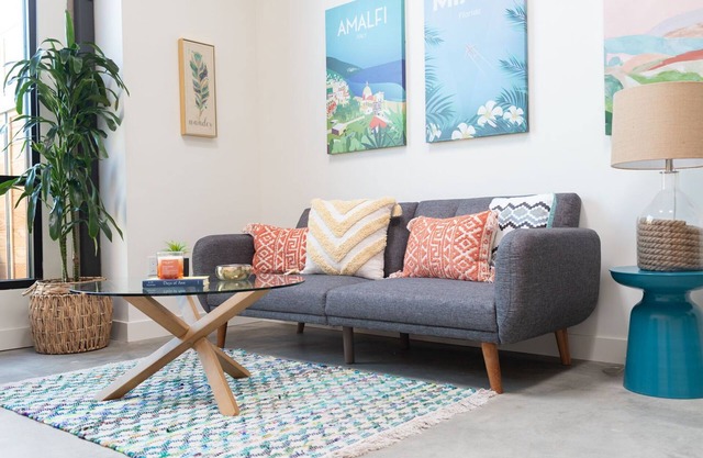 BRIGHT + MODERN OC LOFT GETAWAY!